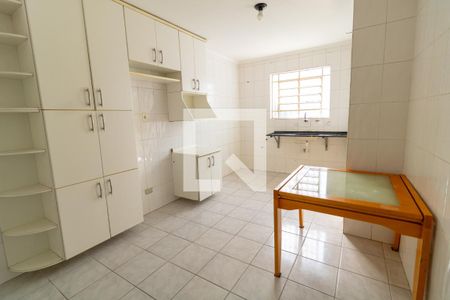 Casa à venda com 208m², 3 quartos e 2 vagas Casa à venda com 208m², 3 quartos e 2 vagasCozinha