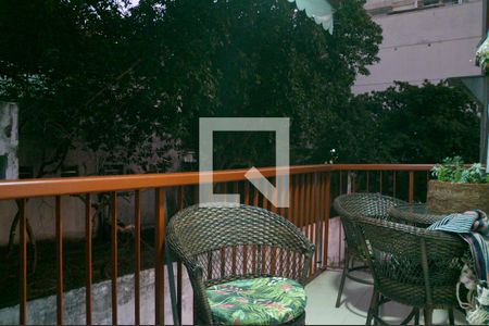 Apartamento à venda com 78m², 2 quartos e 1 vagaVaranda