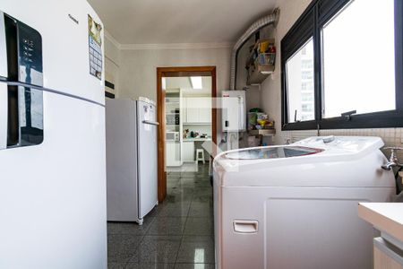 Apartamento à venda com 290m², 5 quartos e 3 vagas Apartamento à venda com 290m², 5 quartos e 3 vagasLavanderia