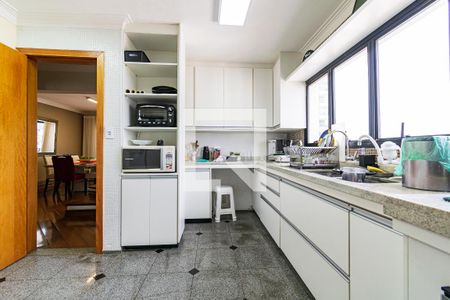 Apartamento à venda com 290m², 5 quartos e 3 vagas Apartamento à venda com 290m², 5 quartos e 3 vagasCozinha