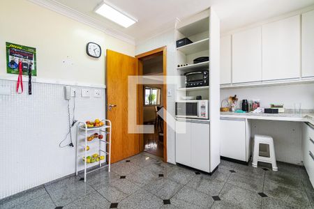Apartamento à venda com 290m², 5 quartos e 3 vagas Apartamento à venda com 290m², 5 quartos e 3 vagasCozinha