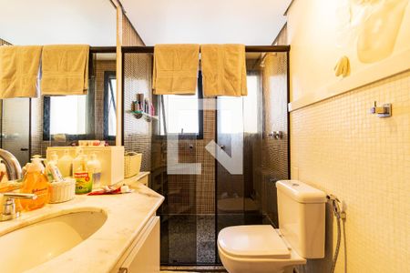 Apartamento à venda com 290m², 5 quartos e 3 vagas Apartamento à venda com 290m², 5 quartos e 3 vagasBanheiro da Suíte
