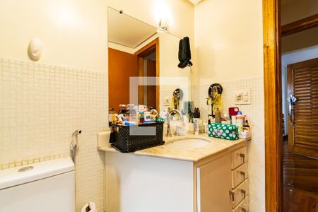 Apartamento à venda com 290m², 5 quartos e 3 vagas Apartamento à venda com 290m², 5 quartos e 3 vagasBanheiro da Suíte 2