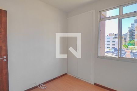 Apartamento à venda com 90m², 3 quartos e 1 vagaQuarto 2