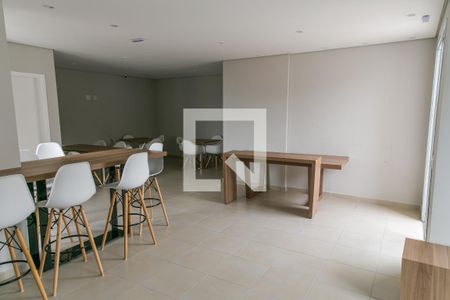 Apartamento à venda com 43m², 2 quartos e 1 vaga Apartamento à venda com 43m², 2 quartos e 1 vagaÁrea comum - Salão de festas