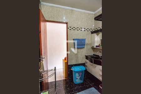 Casa à venda com 220m², 4 quartos e 2 vagasBanheiro