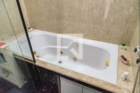 Casa à venda com 220m², 4 quartos e 2 vagasBanheiro