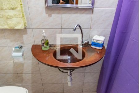 Casa à venda com 220m², 4 quartos e 2 vagasBanheiro 2