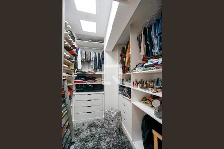 Apartamento à venda com 127m², 3 quartos e 3 vagas Apartamento à venda com 127m², 3 quartos e 3 vagasCloset da suíte 03