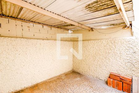 Casa à venda com 77m², 2 quartos e 1 vagaQuintal