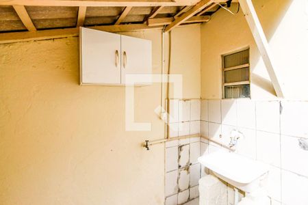 Casa à venda com 77m², 2 quartos e 1 vagaÁrea de Serviço