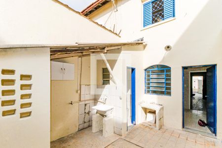 Casa à venda com 77m², 2 quartos e 1 vagaQuintal