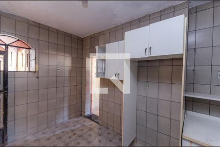 Casa à venda com 350m², 4 quartos e 2 vagas Casa à venda com 350m², 4 quartos e 2 vagasCozinha