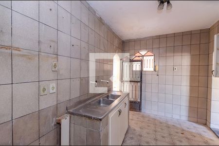 Casa à venda com 350m², 4 quartos e 2 vagas Casa à venda com 350m², 4 quartos e 2 vagasCozinha