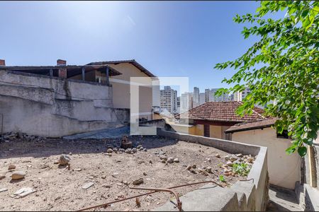 Casa à venda com 350m², 4 quartos e 2 vagas Casa à venda com 350m², 4 quartos e 2 vagasÁrea Externa
