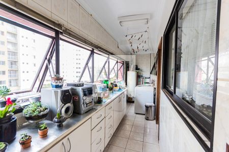 Apartamento à venda com 126m², 3 quartos e 2 vagas Apartamento à venda com 126m², 3 quartos e 2 vagasÁrea de Serviço
