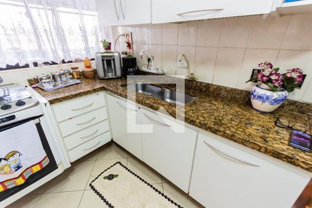 Apartamento à venda com 126m², 3 quartos e 2 vagas Apartamento à venda com 126m², 3 quartos e 2 vagasArmário