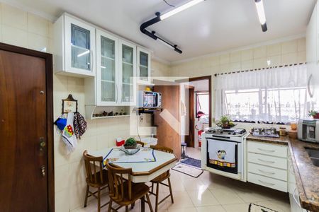 Apartamento à venda com 126m², 3 quartos e 2 vagas Apartamento à venda com 126m², 3 quartos e 2 vagasCozinha