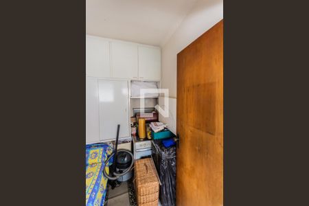 Apartamento à venda com 126m², 3 quartos e 2 vagas Apartamento à venda com 126m², 3 quartos e 2 vagasQuarto de Serviço