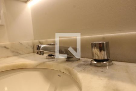 Apartamento à venda com 68m², 2 quartos e 1 vagaDetalhe do Banheiro da Suite