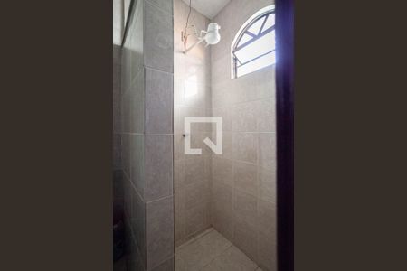 Casa à venda com 180m², 3 quartos e 3 vagas Casa à venda com 180m², 3 quartos e 3 vagasBanheiro social 2