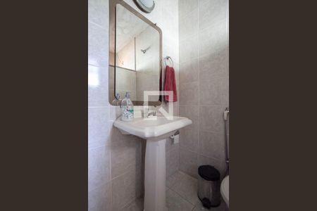 Casa à venda com 180m², 3 quartos e 3 vagas Casa à venda com 180m², 3 quartos e 3 vagasBanheiro social 2