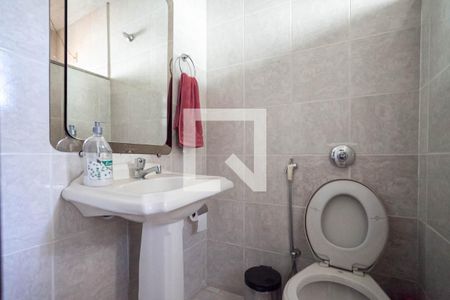 Casa à venda com 180m², 3 quartos e 3 vagas Casa à venda com 180m², 3 quartos e 3 vagasBanheiro social 2
