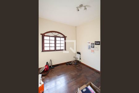 Casa à venda com 180m², 3 quartos e 3 vagas Casa à venda com 180m², 3 quartos e 3 vagasQuarto 2