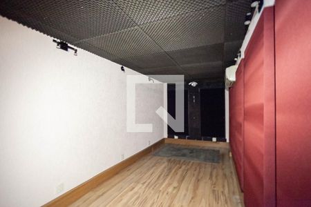 Casa à venda com 180m², 3 quartos e 3 vagas Casa à venda com 180m², 3 quartos e 3 vagasStúdio