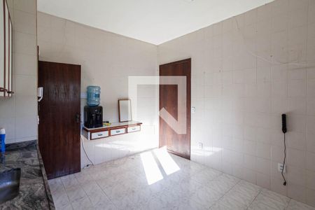 Casa à venda com 180m², 3 quartos e 3 vagas Casa à venda com 180m², 3 quartos e 3 vagasCozinha