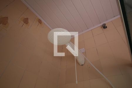 Casa à venda com 140m², 3 quartos e 2 vagasBanheiro