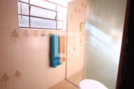 Casa à venda com 140m², 3 quartos e 2 vagasBanheiro