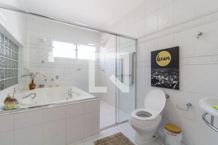 Casa para alugar com 300m², 4 quartos e 3 vagas Casa para alugar com 300m², 4 quartos e 3 vagasBanheiro da Suíte 3