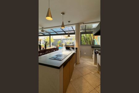 Casa de condomínio à venda com 320m², 4 quartos e 4 vagasChurrasqueira