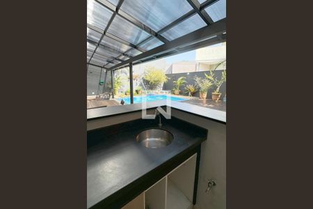 Casa de condomínio à venda com 320m², 4 quartos e 4 vagasChurrasqueira