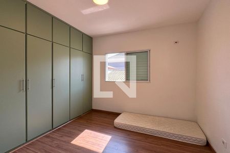 Casa de condomínio à venda com 320m², 4 quartos e 4 vagasQuarto 4