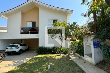 Casa de condomínio à venda com 320m², 4 quartos e 4 vagasFachada