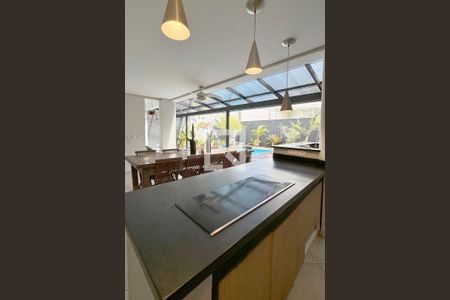 Casa de condomínio à venda com 320m², 4 quartos e 4 vagasChurrasqueira