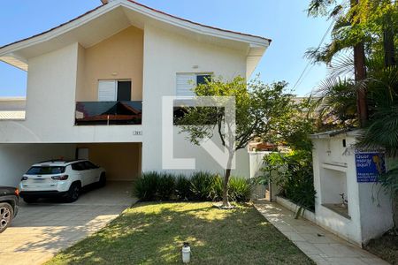 Casa de condomínio à venda com 320m², 4 quartos e 4 vagasFachada