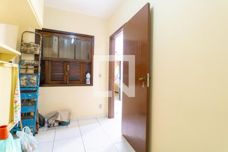 Casa à venda com 178m², 3 quartos e 4 vagasQuarto de Serviço