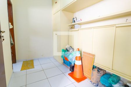 Casa à venda com 178m², 3 quartos e 4 vagasQuarto de Serviço