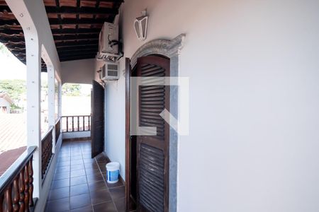 Casa à venda com 800m², 4 quartos e 4 vagas Casa à venda com 800m², 4 quartos e 4 vagasVaranda Quarto 2 e Suíte 4