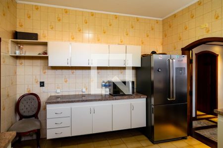 Casa à venda com 800m², 4 quartos e 4 vagas Casa à venda com 800m², 4 quartos e 4 vagasCozinha