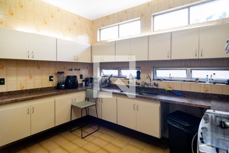 Casa à venda com 800m², 4 quartos e 4 vagas Casa à venda com 800m², 4 quartos e 4 vagasCozinha