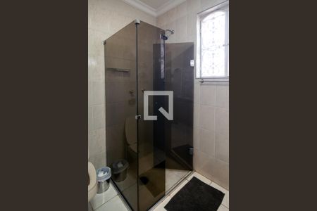 Casa à venda com 800m², 4 quartos e 4 vagas Casa à venda com 800m², 4 quartos e 4 vagasBanheiro Social