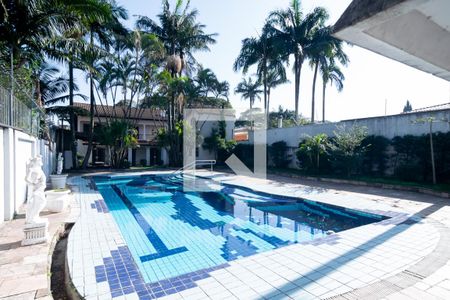 Casa à venda com 800m², 4 quartos e 4 vagas Casa à venda com 800m², 4 quartos e 4 vagasPiscina