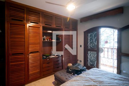 Casa à venda com 800m², 4 quartos e 4 vagas Casa à venda com 800m², 4 quartos e 4 vagasQuarto 3 - Suíte