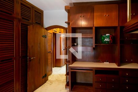 Casa à venda com 800m², 4 quartos e 4 vagas Casa à venda com 800m², 4 quartos e 4 vagasQuarto 1