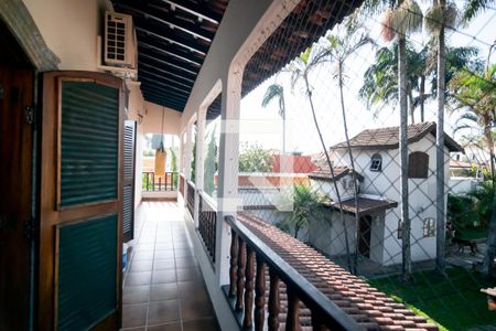 Casa à venda com 800m², 4 quartos e 4 vagas Casa à venda com 800m², 4 quartos e 4 vagasVaranda Quarto 2 e Suíte 4