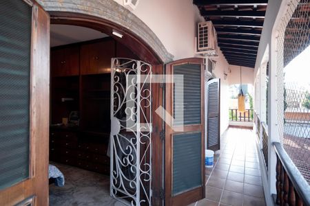 Casa à venda com 800m², 4 quartos e 4 vagas Casa à venda com 800m², 4 quartos e 4 vagasVaranda Quarto 2 e Suíte 4